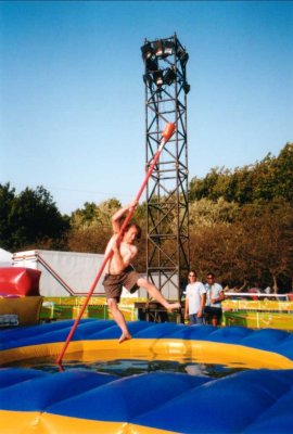 15 - Hannes beim Stabhochsprung.jpg