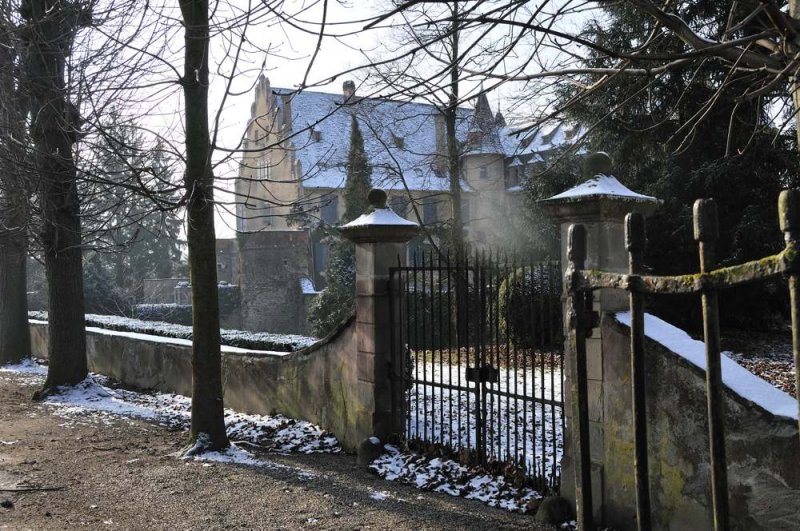 chateau dosthouse