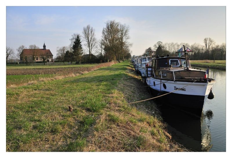 au bord du canal