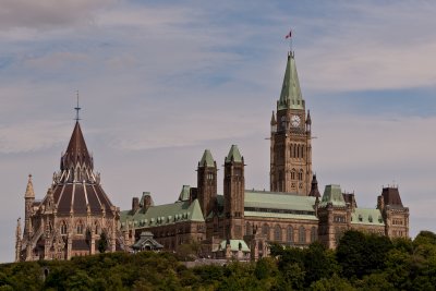 Parlement du Canada (nouvel angle) / Parliament of Canada (new angle)