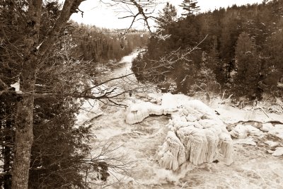 Chutes de Plaisance (rivire Petite-Nation) / Plaisance Falls (Petite-Nation River)