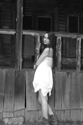 shaylas golden photo shoot at ghost town somewhere in oregon
