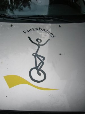 Logo Fietsbalans-2 op auto