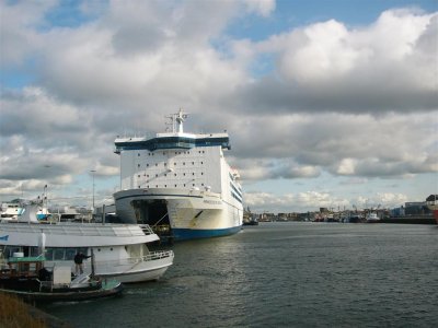 IJmuiden met het schip van DFDS Princess of Norway