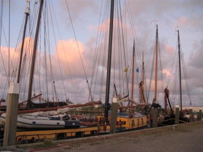 De Josina Elizabeth aangemeerd in haven Texel