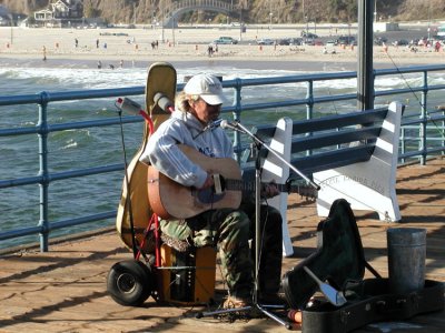 JPG CS Pier Musician P6111137.jpg