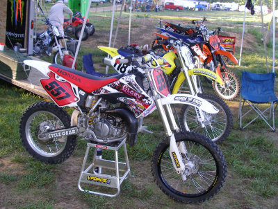 JPG CS Pit Row P5250659.jpg