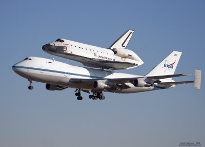 Space Shuttle Lands at NAS Fort Worth