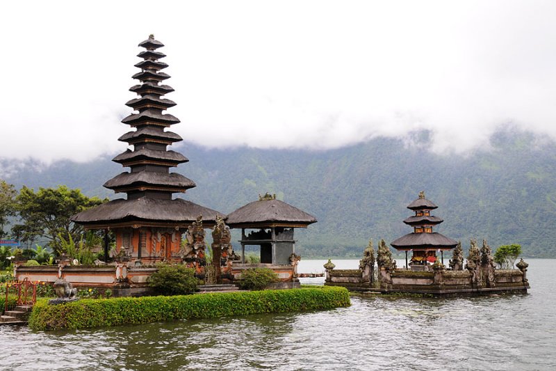 Pura Ulun Danu Bratan, Candikuning