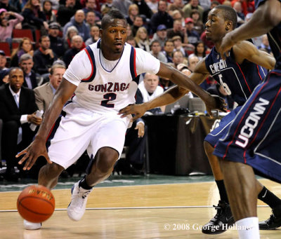 UCONN_Zags_72pi037.jpg