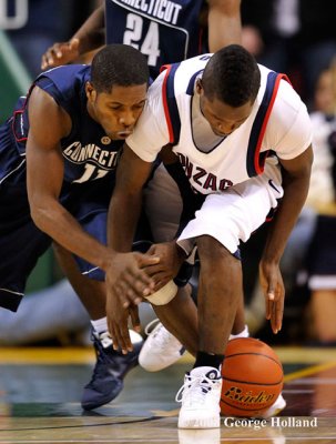UCONN_Zags_72pi115.jpg