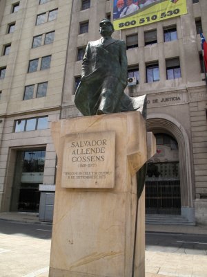 Allende Statue, I place my faith in the destiny of Chile
