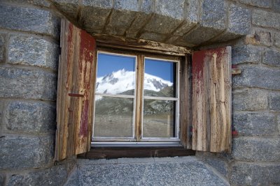 Window reflecting the Monte Rosa, Rotenboden.