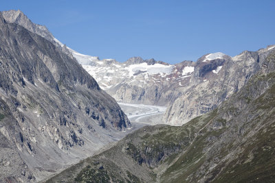 One of the side glaciers with huge boulders on it.