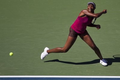 Venus Williams forehand smash.