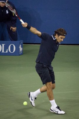 Federer backhand.