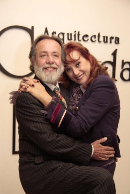 JERRY Y CARMEN