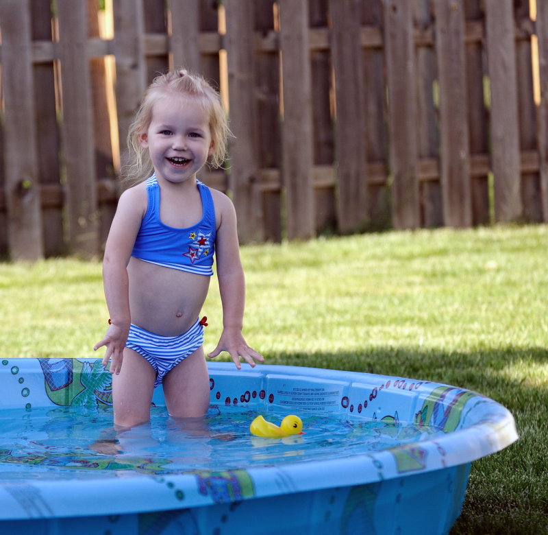 Little Dunk likes the pool