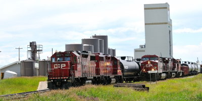 Passing Trains @ Colicutt AB