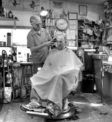Ed's Barbershop - Centralia MO