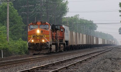 Olmsted Falls - BNSF 5111 TOFC Train