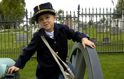 Gettysburg PA ... Young Soldier Poses