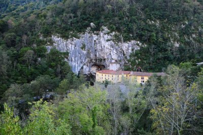 DSC_2359 La Santa Cueva, Covadonga.