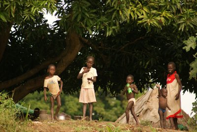  Kids along the banks of the White Nile River