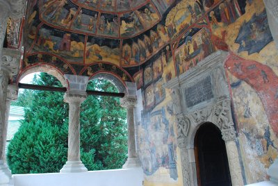 Little chapel in the monastery grounds - Minastire Sinaia