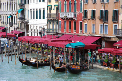 Restaurants and Gondolas on the Grand Canal