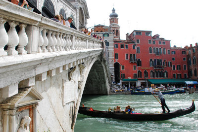 Gondola under the Rialto Bridge