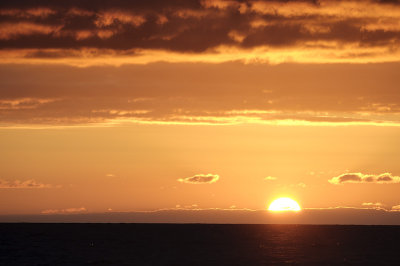 Sunrise_over_the_Baltic_Sea.jpg
