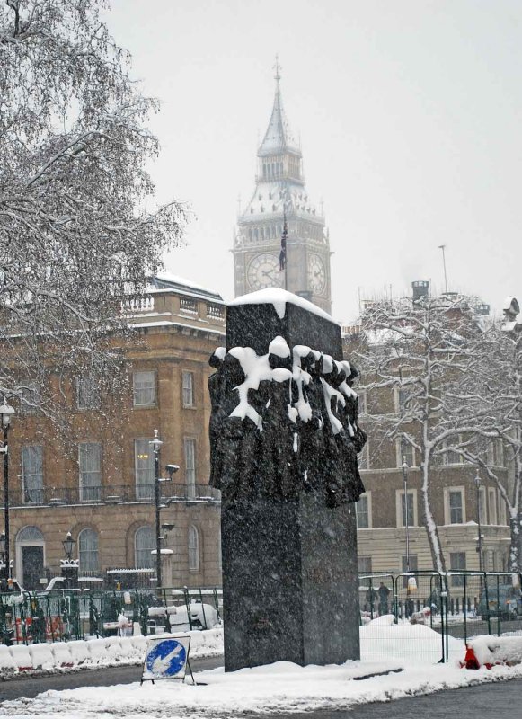 Memorial to Women of WW2