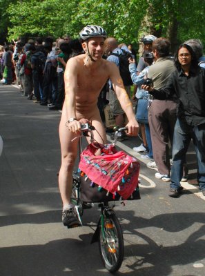 London world naked bike ride 2010 _0161a.jpg