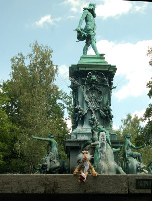 That is not the foutain of youth - it is the Neptune Fountain!