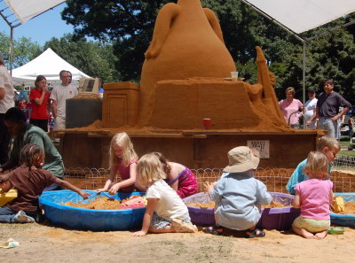 Little budding sand artists!