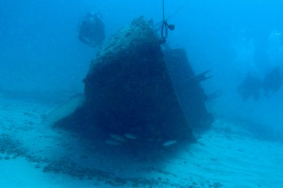 H86--Underwater St Maarten, The Bridge site wreck