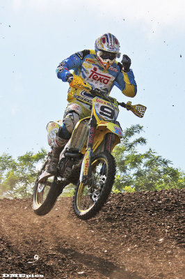 s_9541.jpg