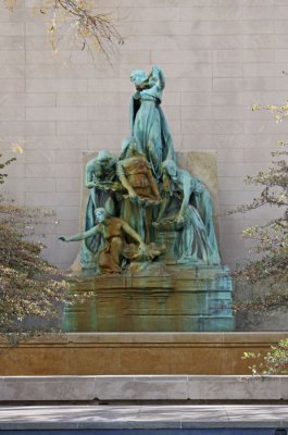 GREAT LAKES FOUNTAIN