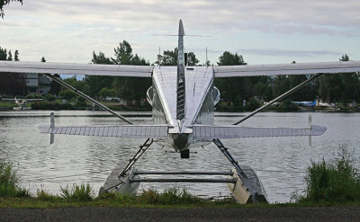 FLOAT PLANE IN PORT