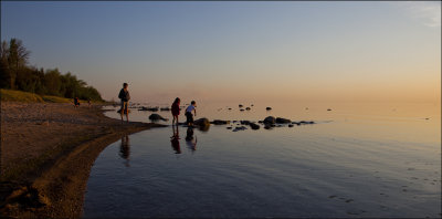 cot fam at beach.jpg