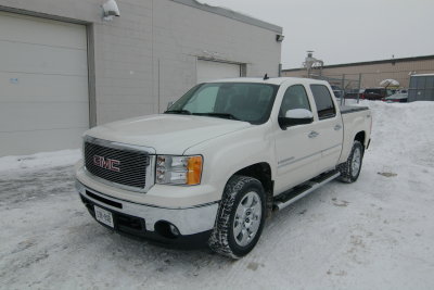2009_gmc_sierra_slt_white_diamond
