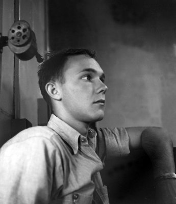 Kenneth Darnell, Navy photographer in 1960 FL...(Found 8-13-13)