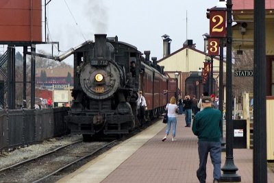 SRC 7312 Pulls into Strasburg Railroad Station