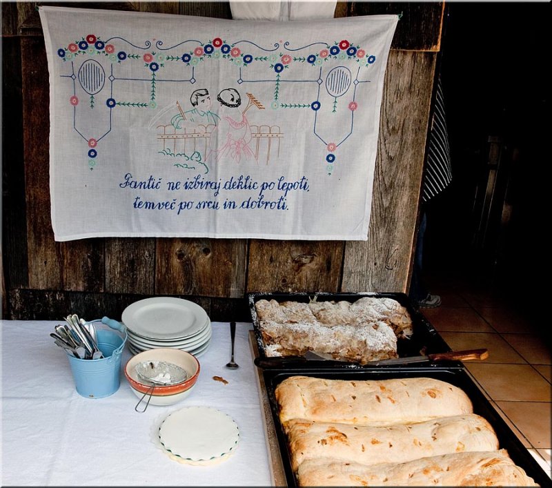Strudel @ mountain hut near Mostnica Gorge.jpg