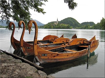 Boats on Lake Bled.jpg