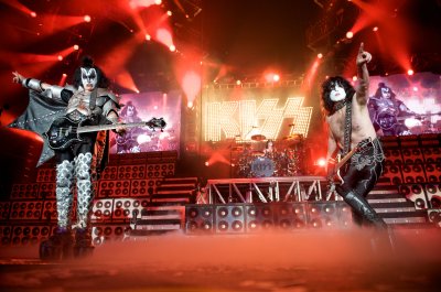 KISS OBERHAUSEN.jpg