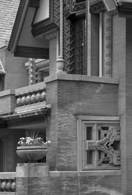 FLW details bw
