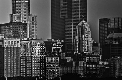 ChicagoSkyline2 ALT2 bw
