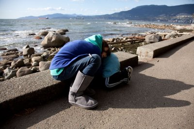 sea wall walk resting spot